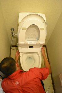 宮崎市　トイレリフォーム　取付　スタッフ