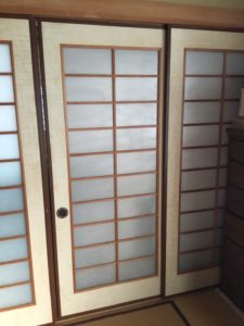 襖貼替施工前